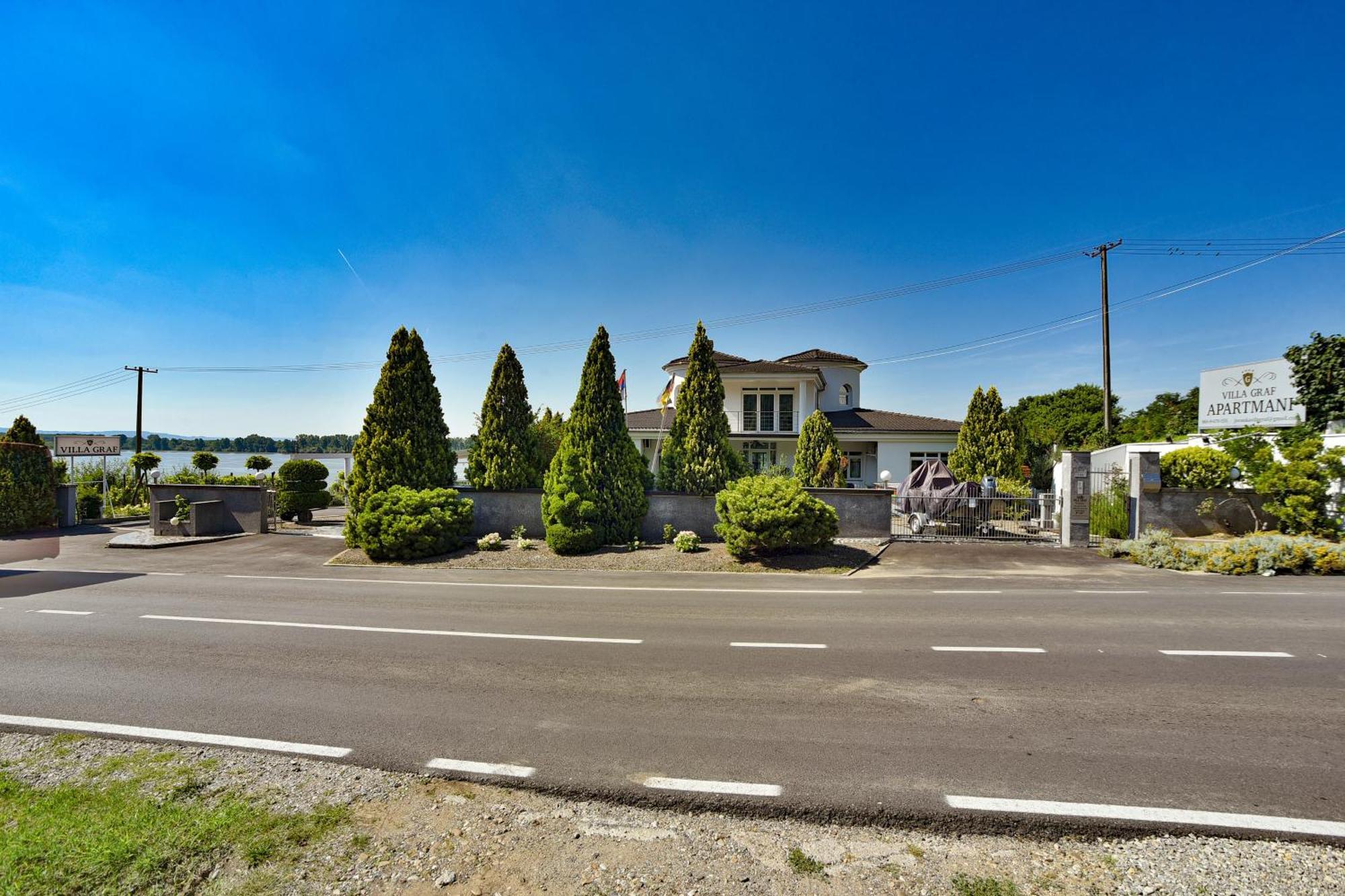 Apartments Villa Graf Smederevo Exteriör bild