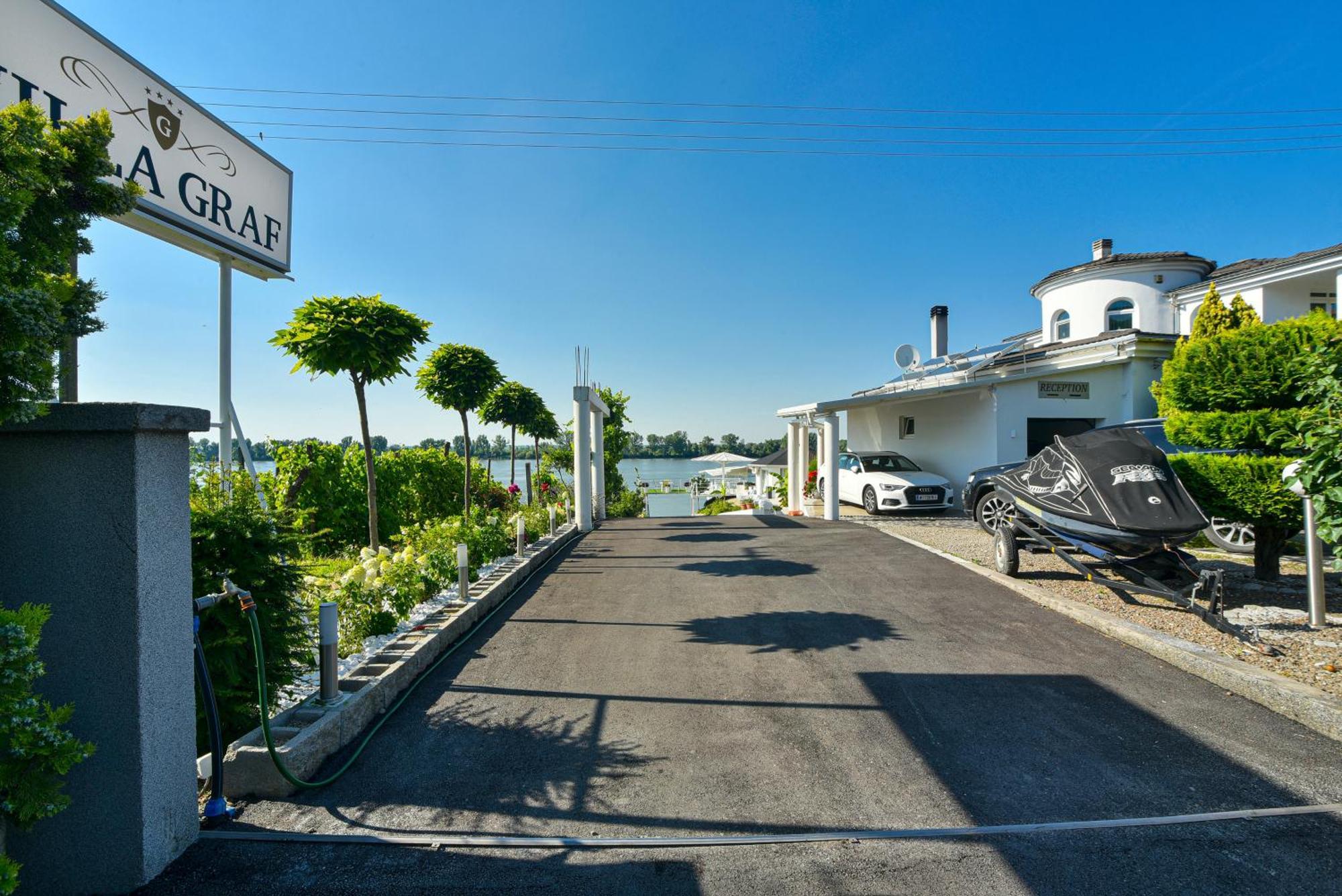 Apartments Villa Graf Smederevo Exteriör bild