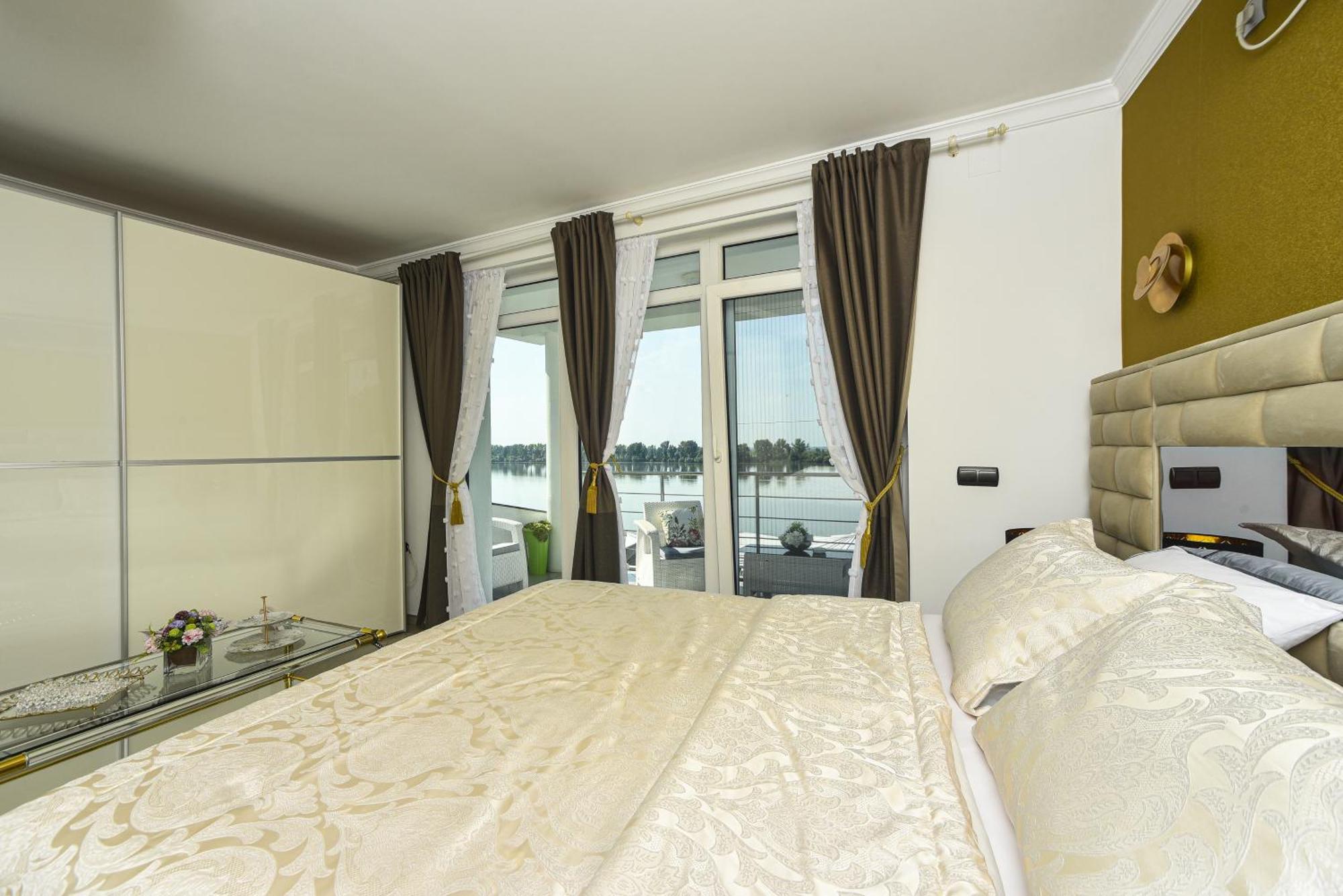 Apartments Villa Graf Smederevo Exteriör bild